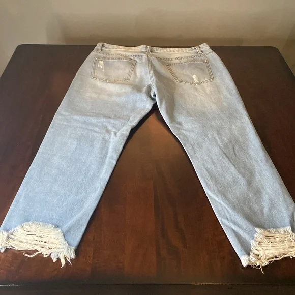 💙🩵Boohoo Distressed Jeans🩵💙 - Picture 4 of 4